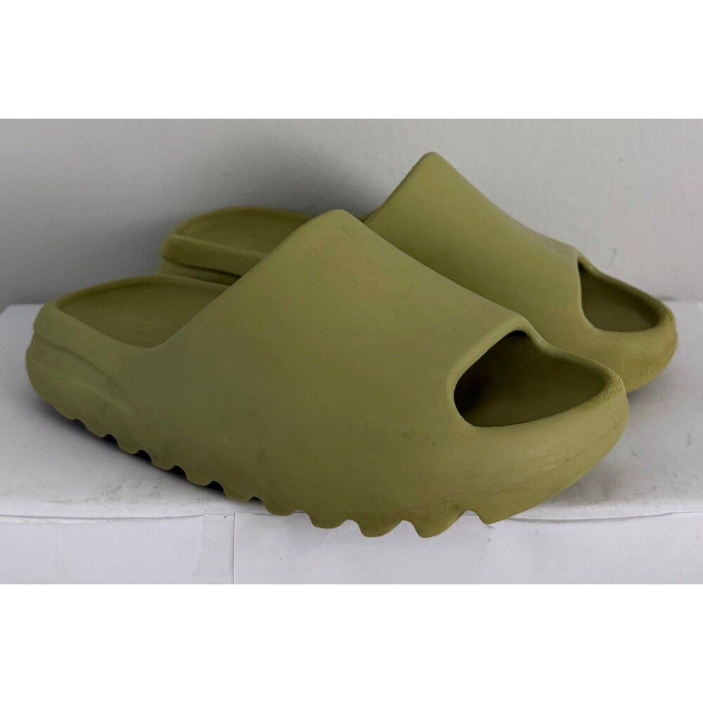 Adidas Yeezy Slide Glow Green Kids Size 5US Sandals